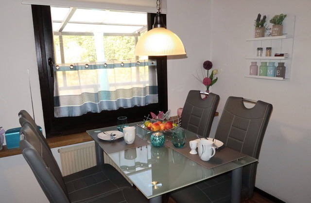 Nice apartment in villa for 2 guests with pool, TV, terrace and pets allowed