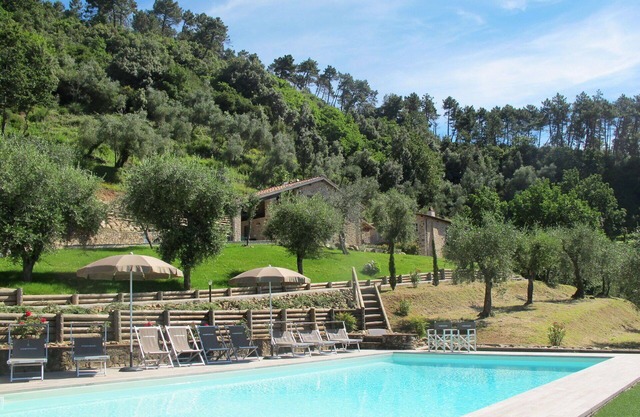 Nice apartment in villa for 12 guests with A/C, WIFI, private pool, TV, terrace and pets allowed