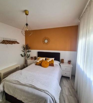 Nice beachside 2-BD apt near Barcelona