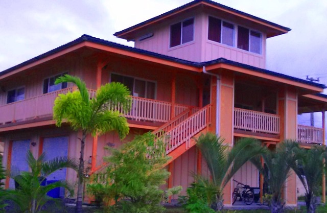 Nice, Big House near Kehena/Pohoiki Black Sand Beaches and Lava Fields.