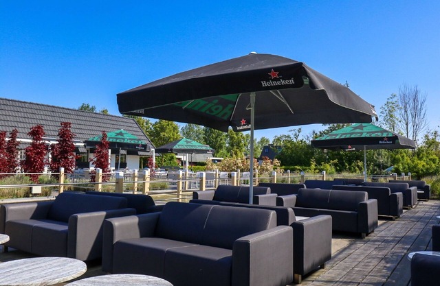 Nice chalet with beach at 600 m.