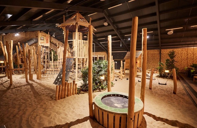 Nice, child-friendly villa with a sauna in Limburg