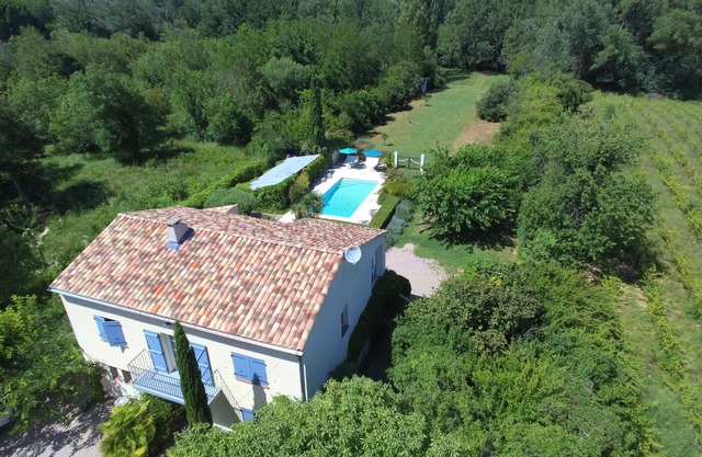 Nice country house Longo Maï with swimming pool and private canoes on the river