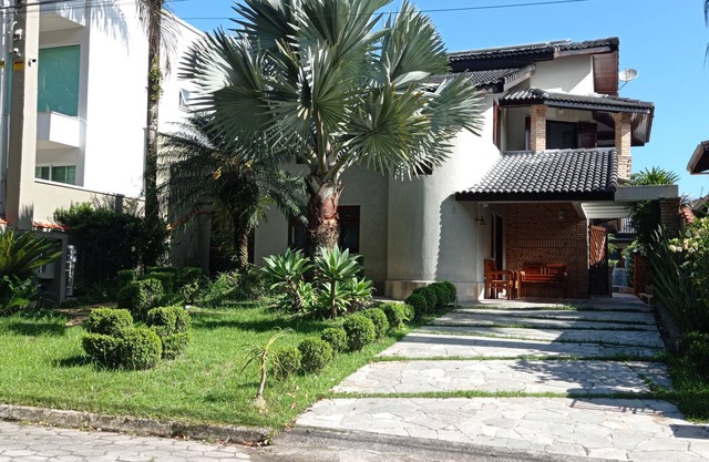 Nice house near the beach with lots of nature in one place.