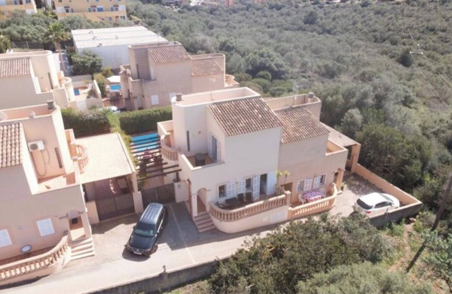 Nice holiday home with private pool, not far from the beach, free WiFi