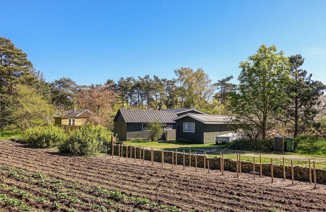Nice home in Aakirkeby with WiFi