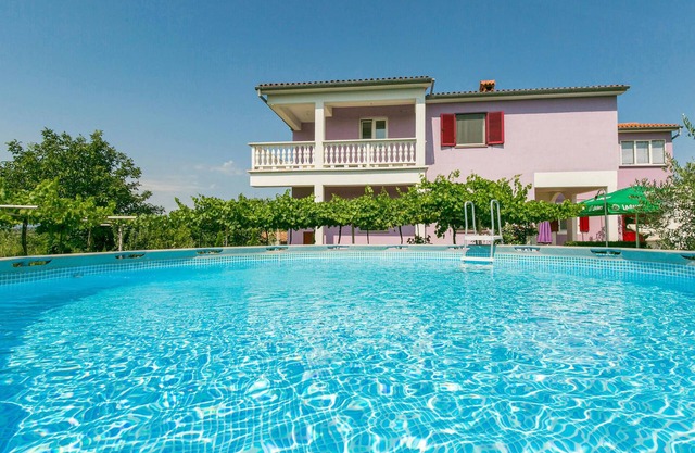 Nice home in Labin with WiFi