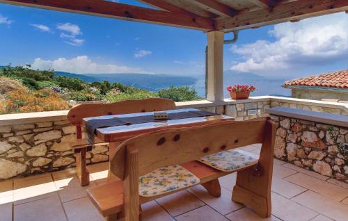 Nice Home In Vidovici With Wifi