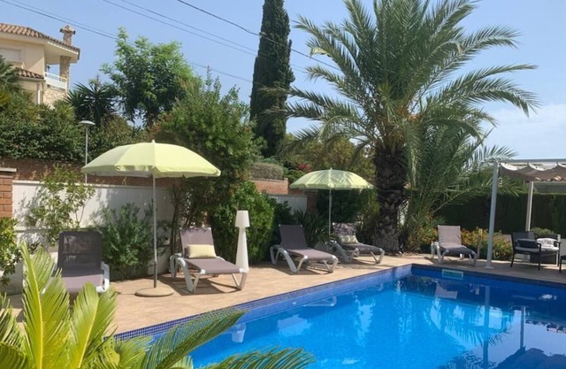 Nice house with private pool 300m from the Beach - Miami Platja
