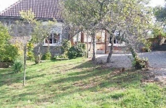 Nice one level Gite, 3 Epis, in a quiet area with a great view
