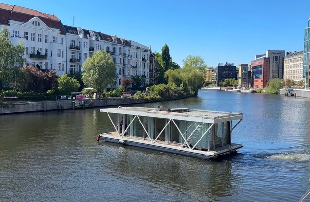 Nido - relax in style on Berlin's most exclusive and natural houseboat.
