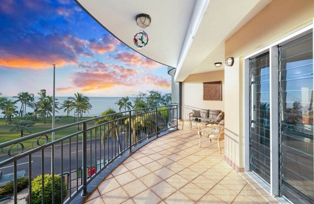 Nightcliff Foreshore: Seaview ~ Pool ~ Workspace