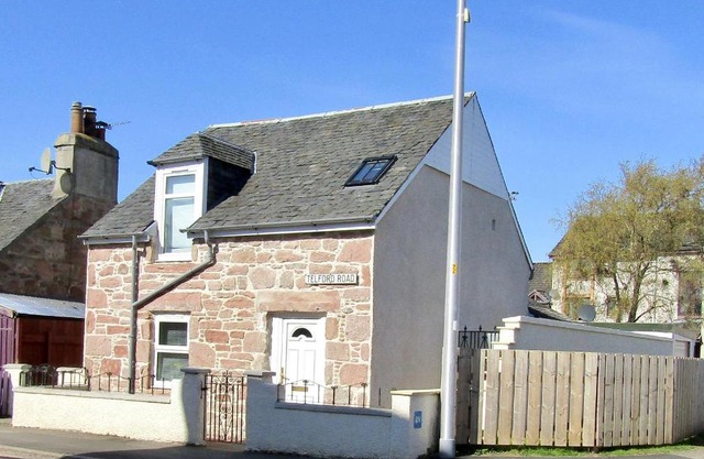 No 10 The Cottage