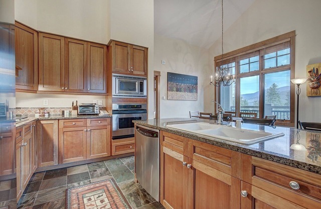 No Cleaning Fees, Luxurious 3 Br In River Run Village Featuring Ski In,ski Out 3 Bedroom Condo by RedAwning