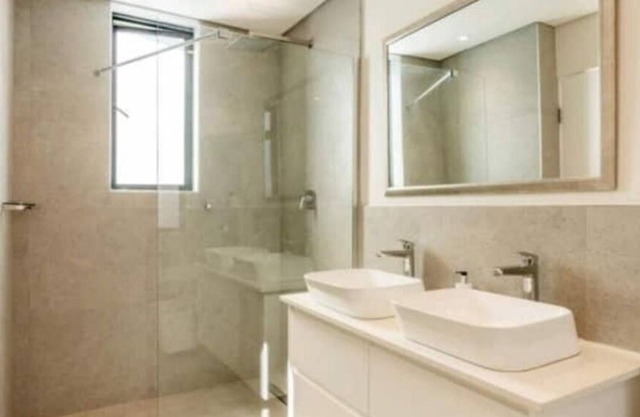 No Loadshedding Summer Family Home in Fresnaye