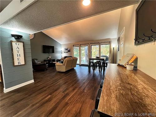 No Putts Given. Cozy home on Par 4, free Golf Cart and Pool access