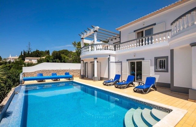 Nº23 Golfe Santo Antonio - Beautifully furnished 3 bedroom Villa with pool, sea