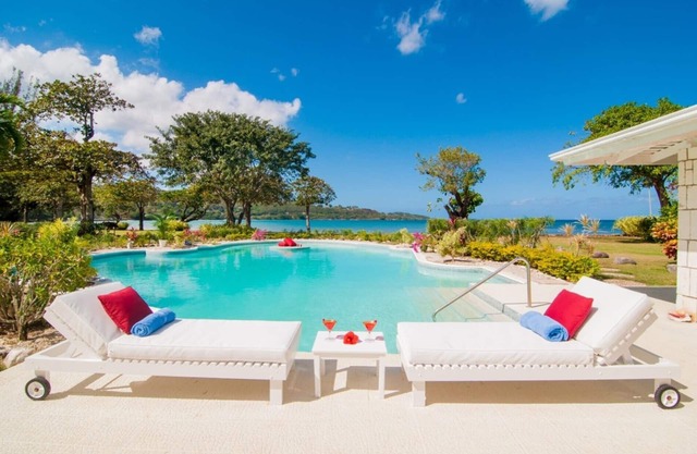 NOBLE HOUSE JAMAICA - Luxury 5 Bed Beachfront Villa in Montego Bay