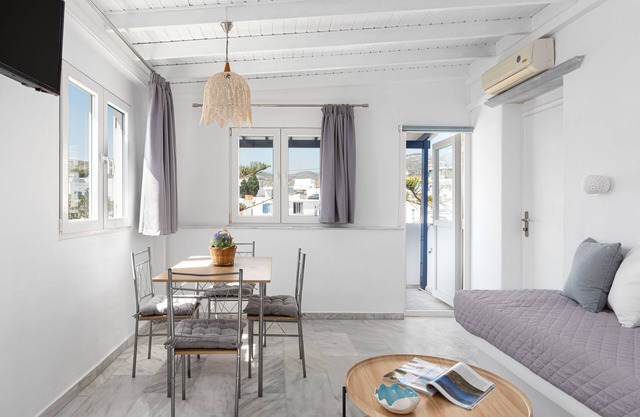 Noe Rooms In Center Of Tinos