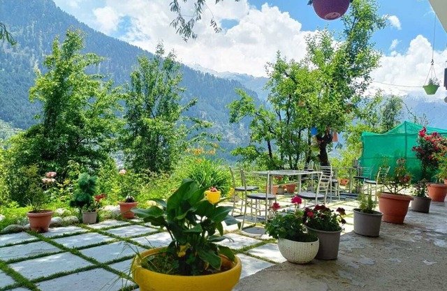 Nomadic Den Manali