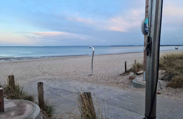 Non smoking apartment for 2 adults + 1 toddler in direct beach location