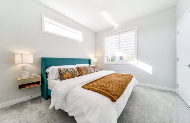 Nordic Retreat | 4BR | Min to WEM & DT | AirCon!