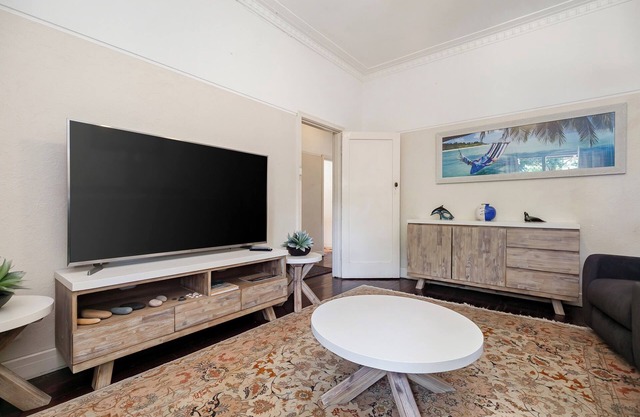 North Beach Cottage by Swan BnB Management