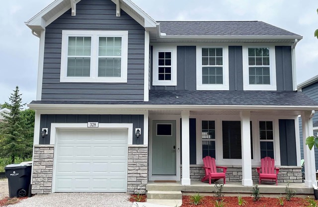 Northside Cottage. Close to community pool & beaches! Sleeps 12. Fast Wi-Fi!