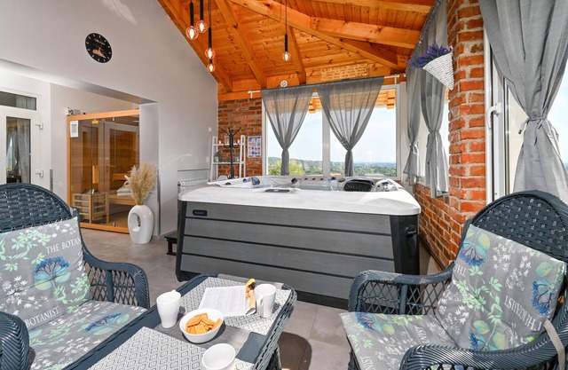 Not far from Zagreb is this beautiful vacation home with swimming pool, jacuzzi and sauna.