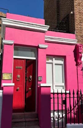 Nothing Hill, The Pink House