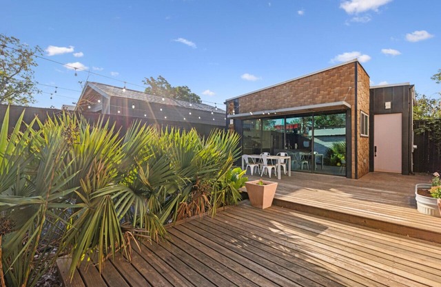 Nouveau Bungalow | Sleeps 4