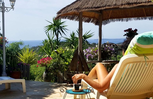 NOUVEAU ! Chambre d'Hôte Insolite PRIVEE " CŒURS DE PIRATES à BALI EN PROVENCE" SPA SAUNA MASSAGES dans cadre EXOTIQUE d'Aménagements EXTÉRIEURS D'EXCEPTION ÉTÉ comme HIVER BIENVENUE !