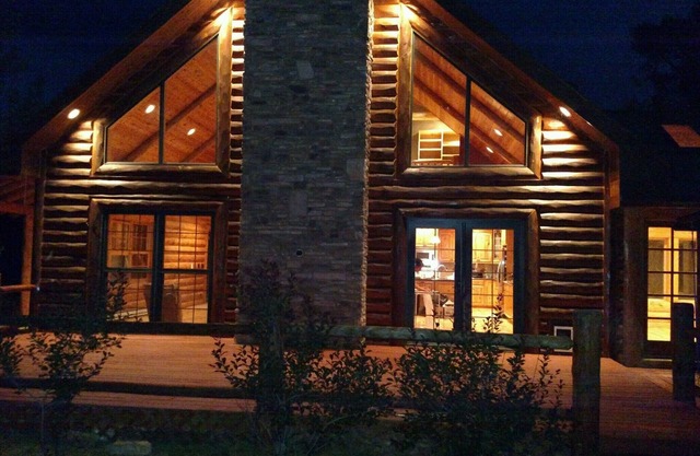 NOVEMBER DISCOUNTS1 Log Cabin Sanctuary, beautiful stream running through.