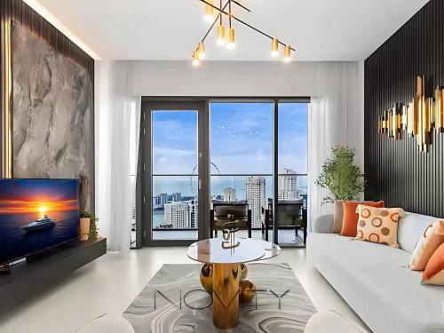 Novity Luxury Vida Marina 2BR Sea View 40th Floor