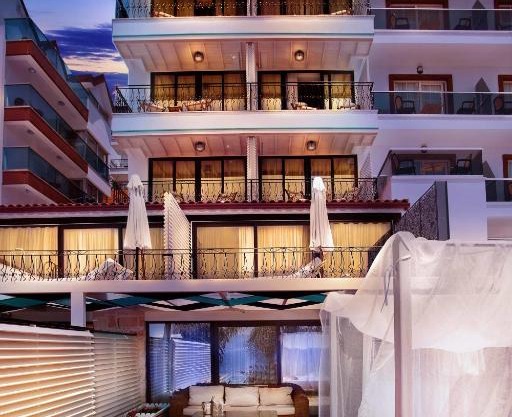 Nur Beach Hotel