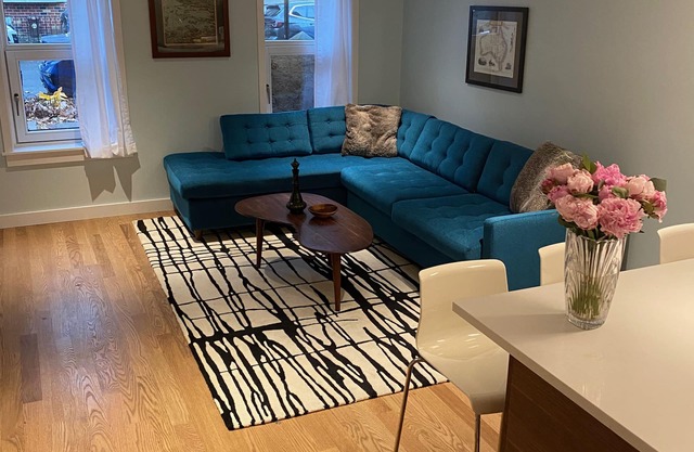 NYC Townhouse Garden Apt - Williamsburg Brooklyn 7 Min to Union Sq in Manhattan