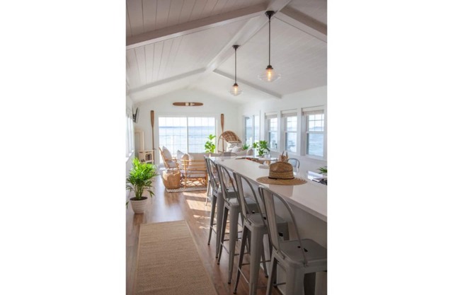 O’vr Water Cottage