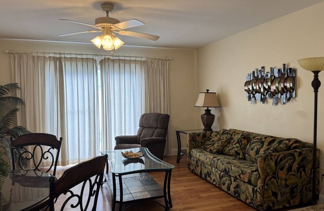 Oak Shores Getaway Unit F103