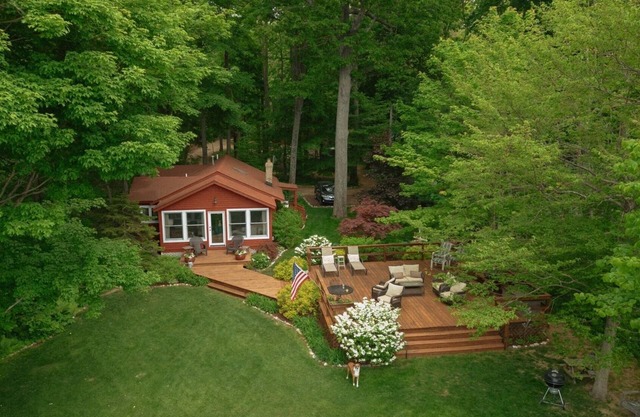 OakBluff Cottage, Secluded Lake Michigan Waterfront Fennville, MI.