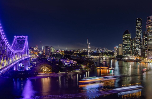 Oakbridge Hotel & Apartments