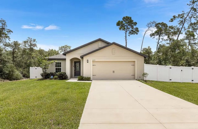 Oaks Retreat near Florida Horse Park Ocala — Fenced Yard, 3BR/2BA
