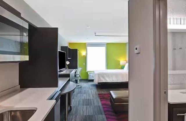 Oasis of Relaxation: Full Kitchen, Pool, Pet-friendly, Free Breakfast & Parking!