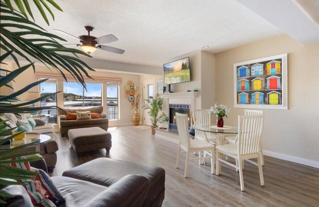 🌴Oasis Retreat – Lakefront Escape at Osage Beach