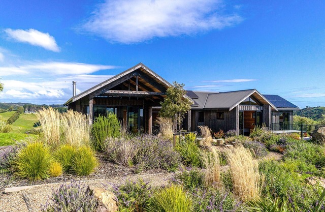 Obsidian Villa and Yurts by Waiheke Pure