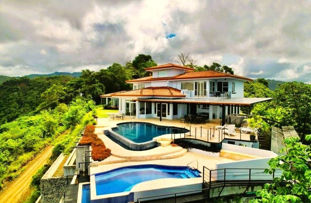 Ocean View Luxury Sunset Villa!