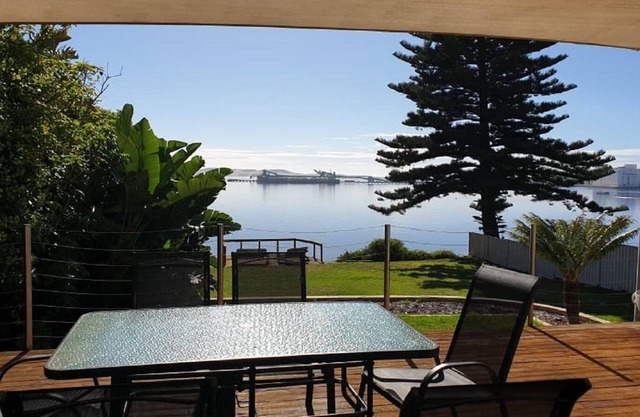 Ocean 26 - Absolute Waterfront!