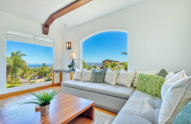 Ocean Beach Spanish Cottage with Ocean Views and spacious yard