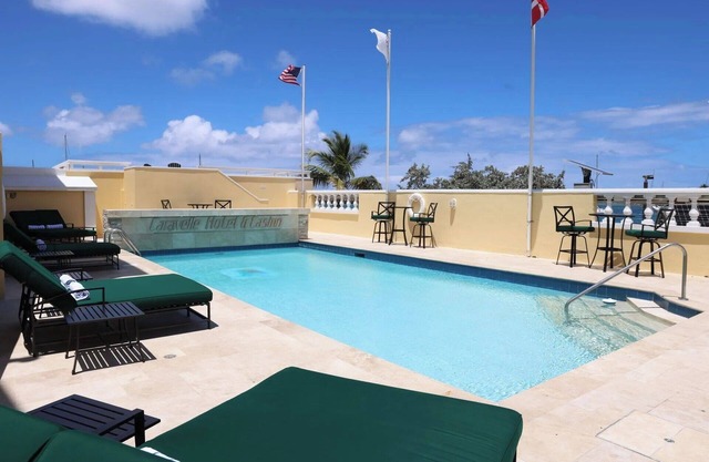 Ocean Breeze Stay | 2 Rooms w/Queen Beds Near Marina, Pier & Dining