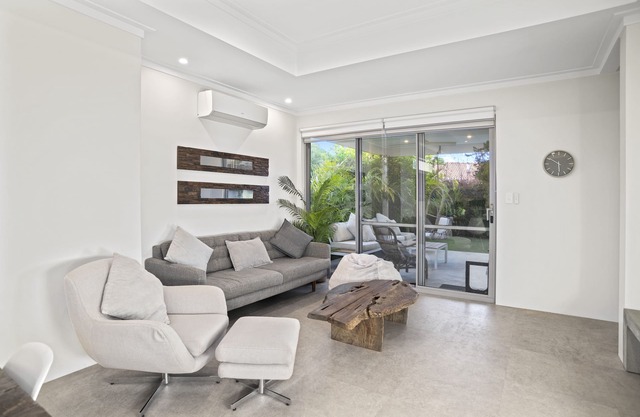 Ocean Cove Chalet is just 500m from the Dunsborough beach
