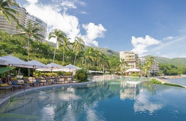 Ocean front - 1 bedroom/2 bath - Garza Blanca Resort - Puerto Vallarta